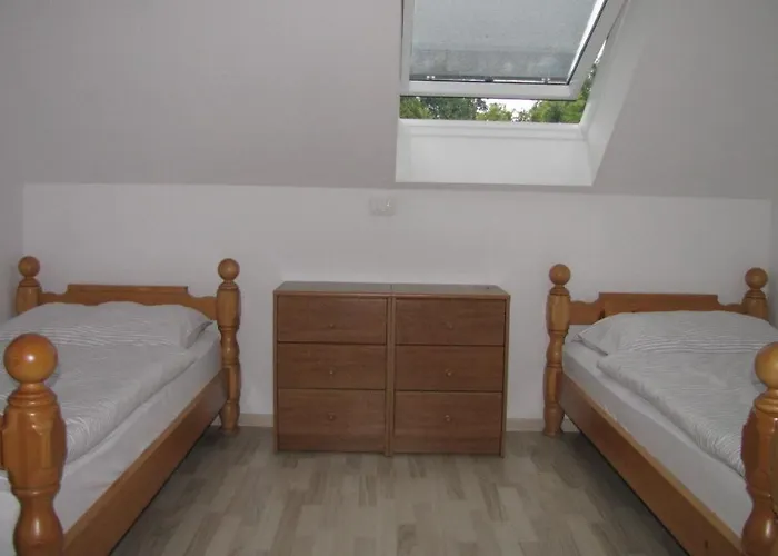 Počitniška hiša Dom Sticna